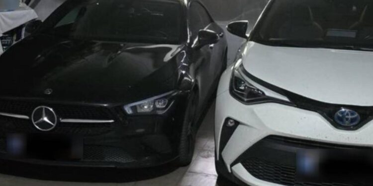 Другие пять автомобилей, украденных в Италии и Швейцарии, изъяты в рамках дела о контрабанде машин на сумму 4 млн леев. Задержаны еще два человека