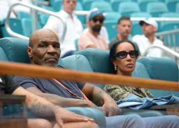 Mike Tyson se retrage din box după înfrângerea în fața lui Jake Paul