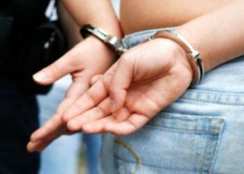 Femeie de 30 de ani reținută pentru furturi din buzunare și genți în Chișinău