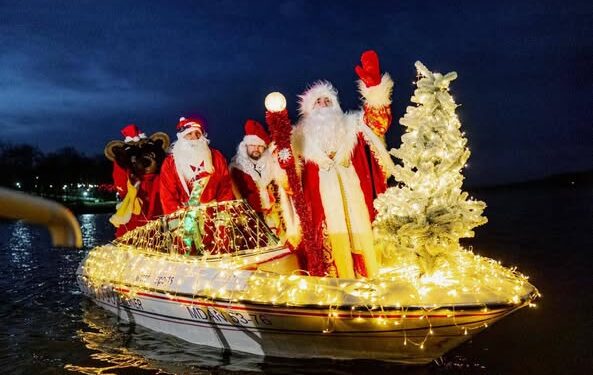 Ilan Șor aduce magie la OrheiLand: Moș Crăciun își face apariția fermecătoare traversând lacul în barcă, la deschiderea sezonului de iarnă