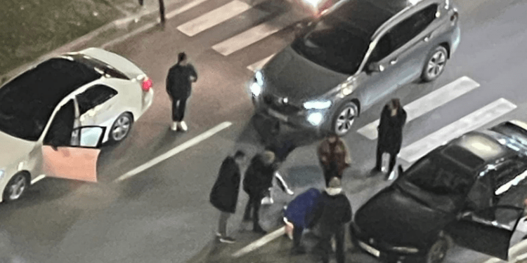 Accident grav la Botanica: O femeie a fost lovită de un Mitsubishi, în timp ce traversa strada la culoarea roșie a semaforului