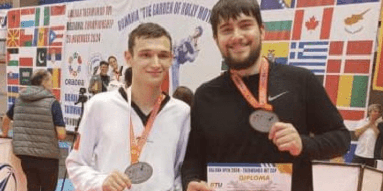 Aur, argint și bronz pentru Moldova: Sportivii Serghei Uscov și Dragoș Marinescu, medaliați la campionatul de taekwondo Balcan Cup G-1