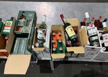 De sărbători, fără Bacardi: Un moldovean a rămas fără 57 de sticle de băuturi scumpe la vamă”