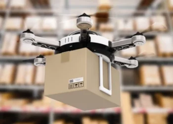 Amazon testează cu succes livrarea coletelor cu drone în Italia, debutul în Europa