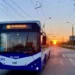 Astăzi, mai multe rute de troleibuz și autobuz își schimbă itinerarul. Iată cum va circula transportul public.