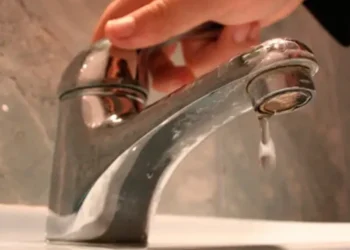 Livrarea apei potabile pentru unii consumatori din capitală va fi temporar întreruptă