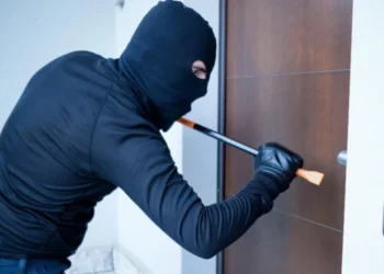 În perioada sărbătorilor, se pot îndesi furturile din locuințe. Recomandările Poliției