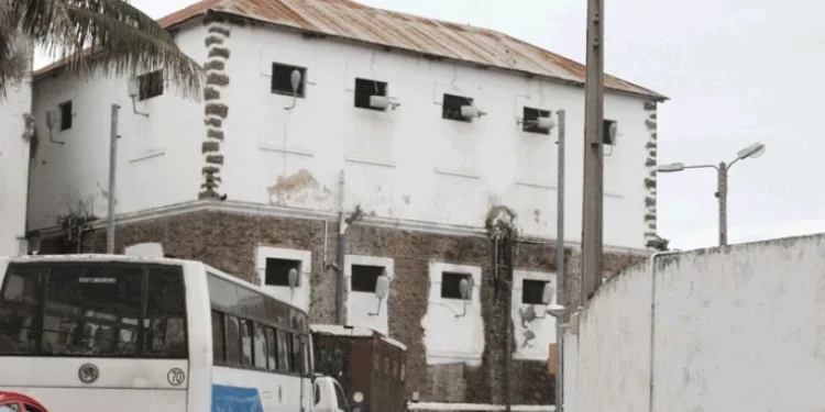 Peste 1.500 de deținuți au evadat din închisoarea din Maputo în mijlocul tulburărilor din Mozambic