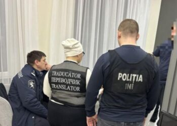 Doi bărbați reținuți pentru escrocherie, prejudiciind victimele cu 4 milioane de lei