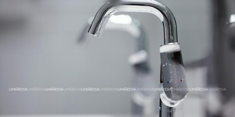 Faceți rezerve de apă: Locuitorii unor blocuri de la Botanica rămân fără apă mâine