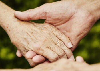 Bărbatul care a aflat la 75 de ani că are frați și surori: o reuniune de familie emoționantă de Crăciun