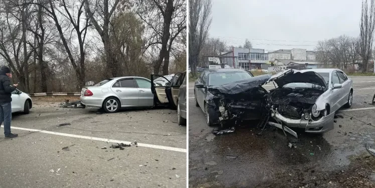 Accident în Chișinău: Trei vehicule au fost implicate, două persoane au ajuns la spital