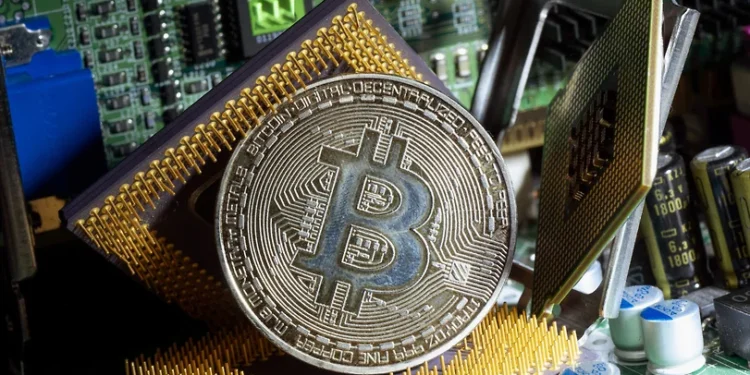 Bitcoin a depășit pentru prima dată pragul de 100.000 de dolari