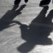 O fetiță de 9 ani s-a curentat la un patinoar din Ploiești. Reacția Poliției