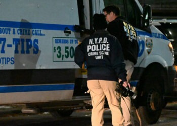 Crimă înfiorătoare la metroul din New York. Un bărbat i-a dat foc unei femei care dormea