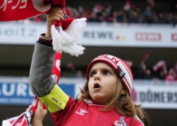 Un copil de 6 ani sancționat cu interdicție pe stadion după incidentele de la Le Havre – Reims