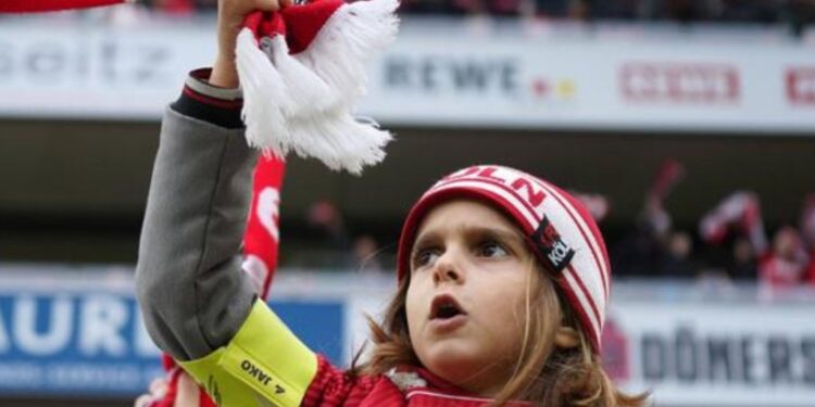 Un copil de 6 ani sancționat cu interdicție pe stadion după incidentele de la Le Havre – Reims