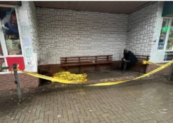 O femeie de 66 de ani a decedat la o stație de autobuz din Chișinău