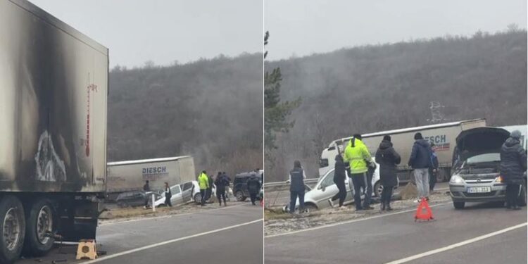 Grav accident pe traseul Chișinău-Ungheni: Mai multe automobile, avariate după ce s-au lovit violent