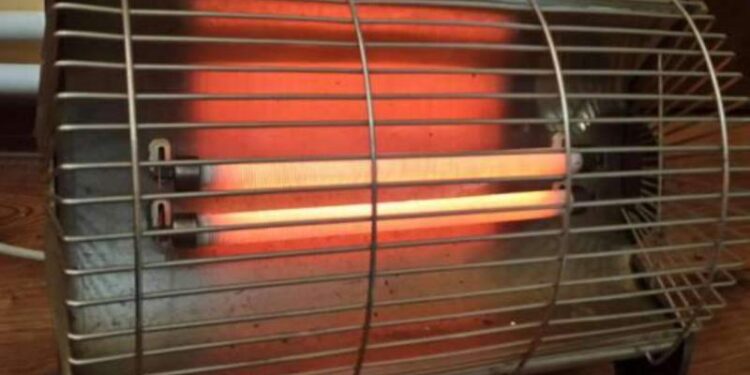 Tragedie într-o gospodărie din Criuleni: Un bărbat de 60 de ani a murit într-un incendiu provocat de un reșou electric