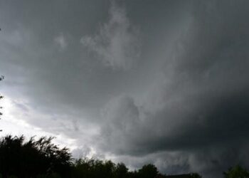 Meteorologii anunță o iarnă blândă cu cer acoperit și temperaturi scăzute