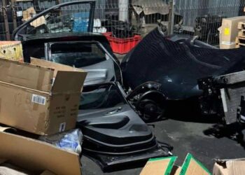 Șofer prins la vamă cu piese auto nedeclarate în cantități comerciale