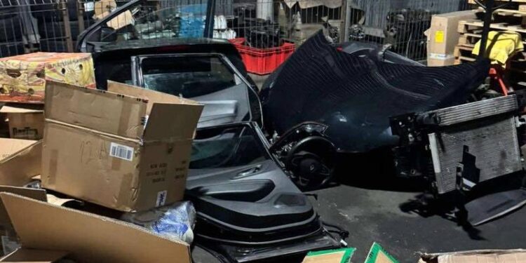 Șofer prins la vamă cu piese auto nedeclarate în cantități comerciale