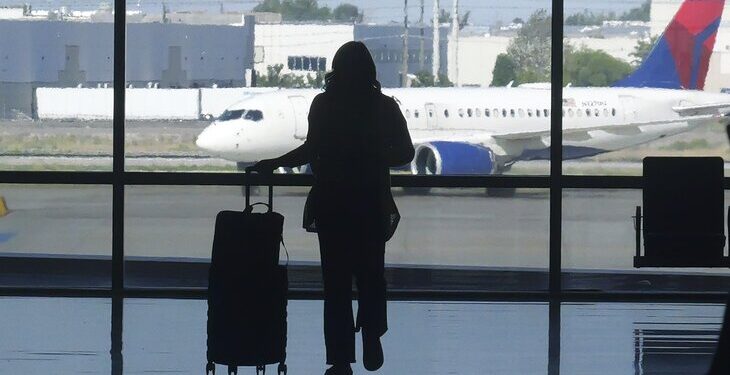 Аэропорт в штате Нью-Йорк не работал около часа из-за беспилотников