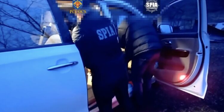 Reținuți în urma a 19 percheziții într-un dosar de migrație ilegală: Organizatorii rețelei de trafic de migranți ucraineni, arestați