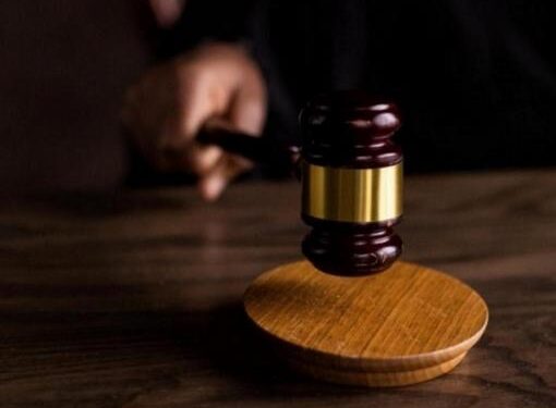 Дело о коррупции: двое сотрудников полиции получили тюремные сроки и штрафы