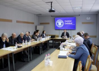 Sindicatele cer majorarea salariilor și plafonarea prețurilor la produse alimentare și servicii