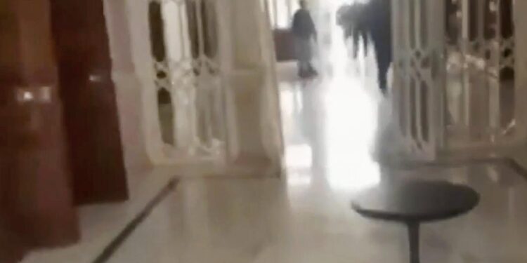 Сирийские повстанцы захватили дворец Башара Асада