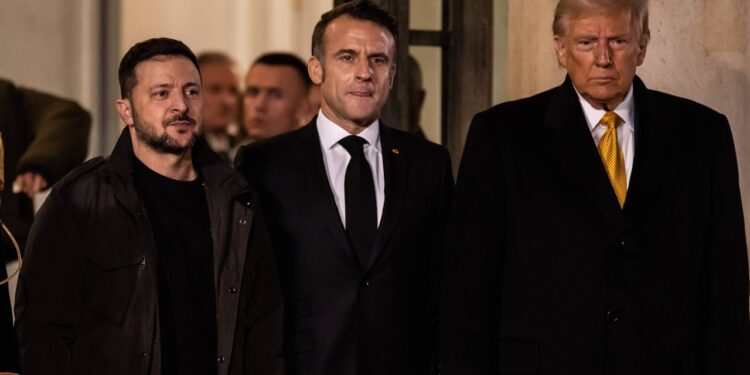 Donald Trump, după ce s-a întâlnit cu Volodimir Zelenski, la Paris: „Vrea să oprească nebunia” din Ucraina