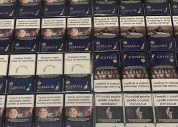 S-a pornit la Londra, dar „a uitat” că are în bagaj 170 de pachete cu țigări. Vameșii le-au găsit ascunse în valiză