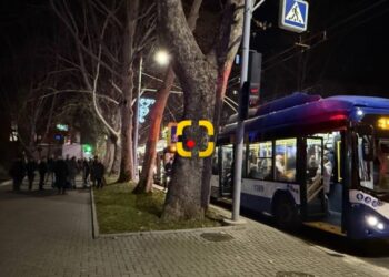 Un incident neprevăzut a dat peste cap seara circulația troleibuzelor în capitală