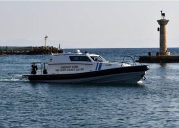 Moldovean cercetat penal în Grecia, după ce ar fi încercat să transporte cu barca 30 de migranți din Libia