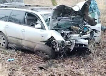 Серьезная авария в Слободзее. Водитель не справился с управлением и врезался в дерево