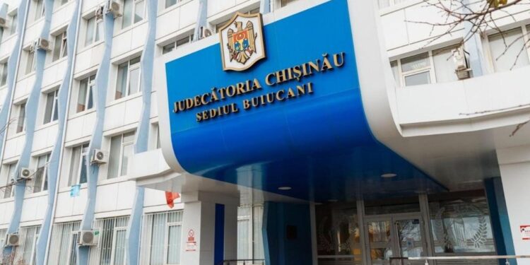 Directorul unei întreprinderi municipale, condamnat pentru trei episoade de corupere pasivă