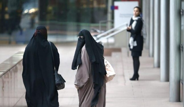 В Италии инициируют запрет мусульманской одежды, закрывающей лицо