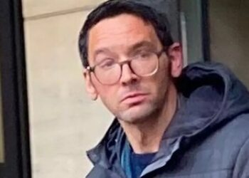 Вор притворился полицейским и ограбил 100-летнюю женщину