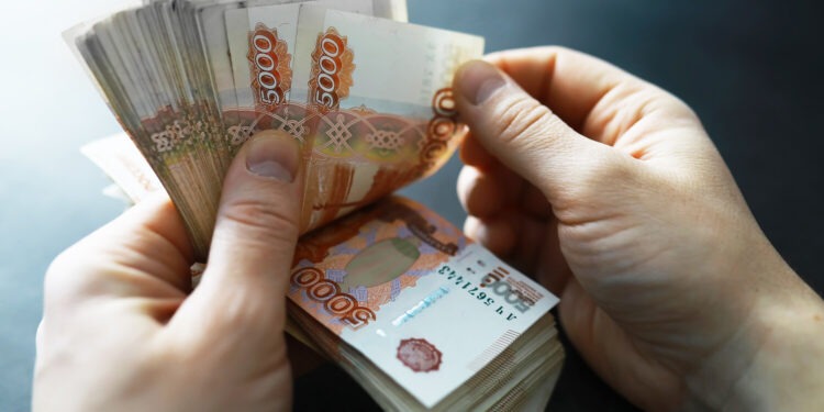 Сотрудник московского банка украл из ячейки клиента 180 миллионов рублей