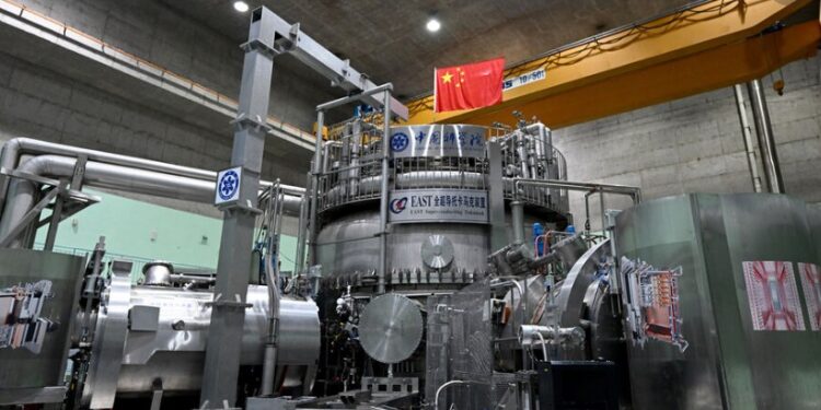 Китайское «искусственное солнце» поставило мировой рекорд в удержании термоядерной реакции