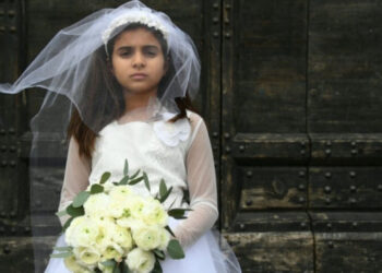 В Ираке приняли поправки, разрешающие браки с 9-летними девочками