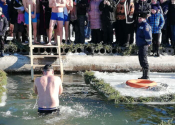 Предупреждения относительно купания на Крещение Господня: пребывание в холодной воде не должно длиться дольше 10 секунд
