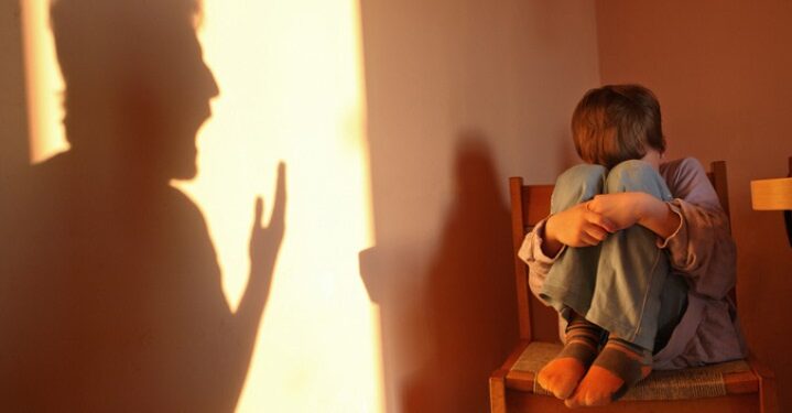 Învățătoare din Bălți, trimisă pe banca acuzaților pentru că a maltratat doi copii din clasele primare