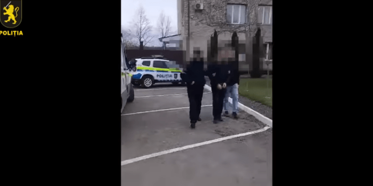 Un bărbat condamnat pentru tâlhărie, extrădat din Ucraina și încarcerat în Moldova
