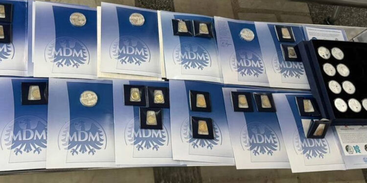 45 de monede comemorative nedeclarate, depistate într-un bagaj la vama Leușeni