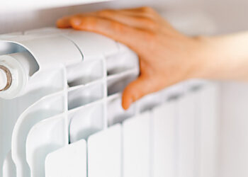 Vom plăti mai mult pentru căldură! ANRE admite parțial solicitările Termoelectrica și CET-Nord privind majorarea tarifului la energia termică