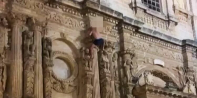 Un moldovean a atacat un avocat cu o bâtă într-o secție de poliție din Italia