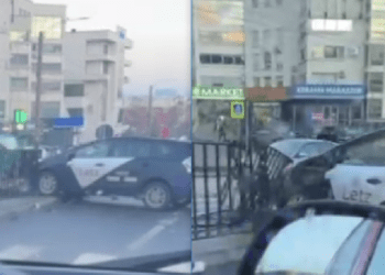 Accident matinal lângă Jumbo: Șoferul unui taxi a pierdut cotrolul volanului și „și-a parcat” mașina într-un gardV